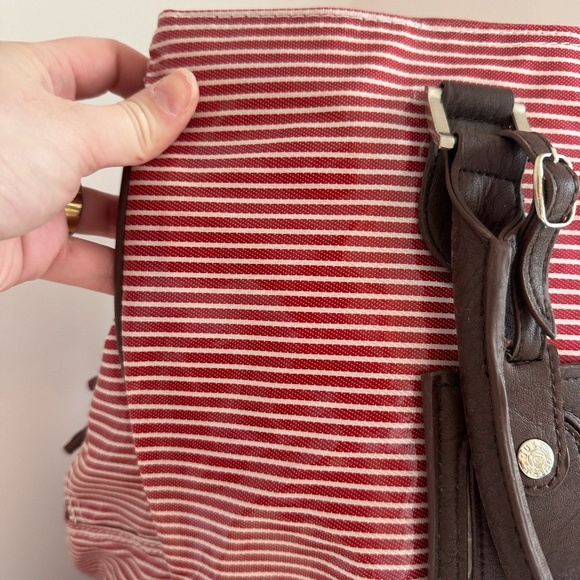 Guess Tote Bag - Picture 7 of 8